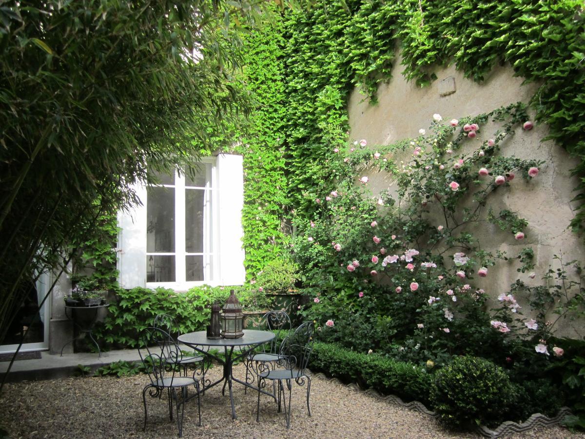 Le Logis Blanc Bed&Breakfast Coursan Екстериор снимка